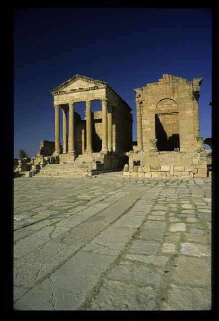 Tunisie_Mars_1998_053_Forum_de_Sufetula.jpg