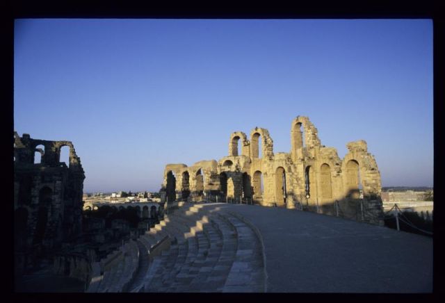 Tunisie_Mars_1998_075_Amphi_El_Jem.jpg