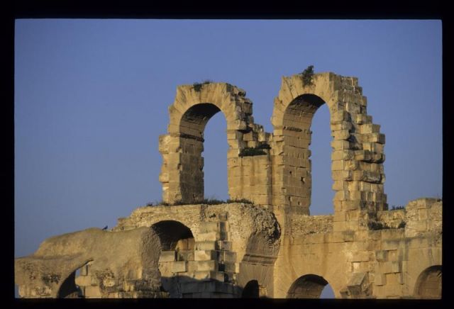 Tunisie_Mars_1998_076_Amphi_El_Jem.jpg