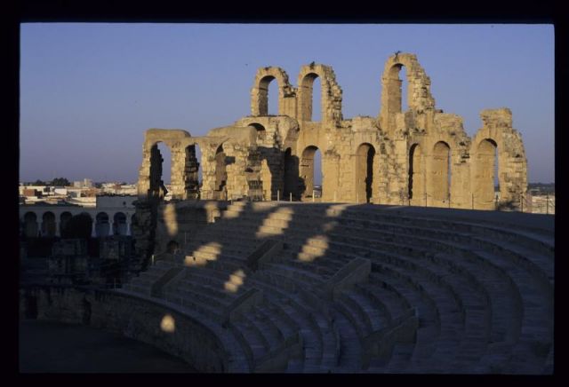 Tunisie_Mars_1998_077_Amphi_El_Jem.jpg
