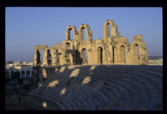 Tunisie_Mars_1998_079_Amphi_El_Jem.jpg
