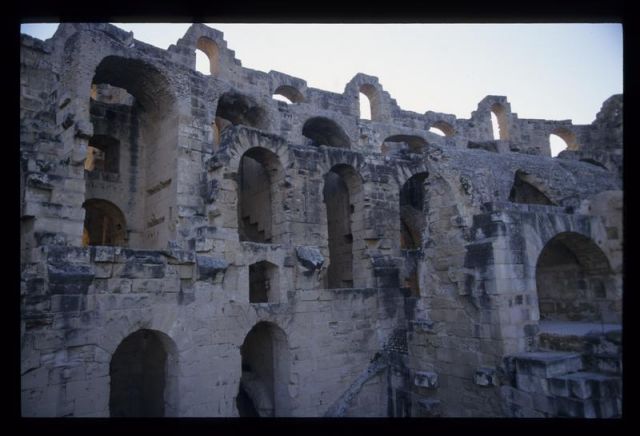 Tunisie_Mars_1998_082_Amphi_El_Jem.jpg
