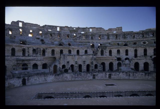 Tunisie_Mars_1998_085_Amphi_El_Jem.jpg